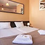 Lux 3*