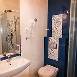 Lux 3*