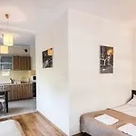 Ξενοδοχείο με διαμερίσματα Lux Krasków