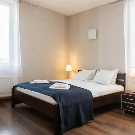 Lux 3*